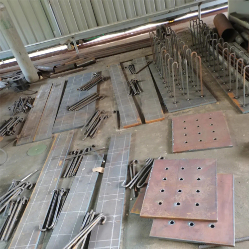 有哪些其他因素会影响北海预埋件位置的确定？